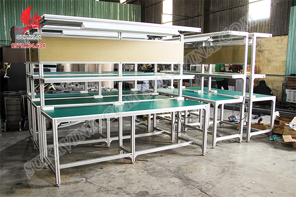 ban-thao-tac-co-gia-ke 5.jpg (313 KB)